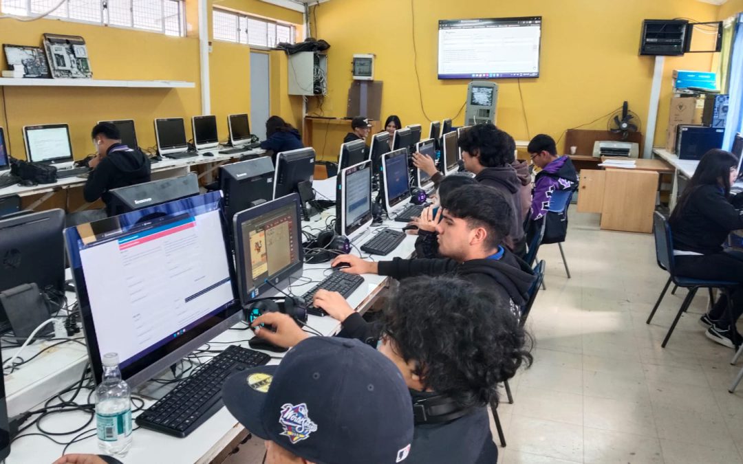 Fundación Por Una Carrera acompaña a estudiantes en la postulación a beneficios estudiantiles a través de talleres FUAS