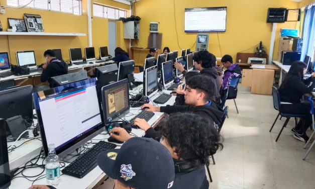 Fundación Por Una Carrera acompaña a estudiantes en la postulación a beneficios estudiantiles a través de talleres FUAS